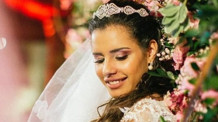 Alinne Araújo cometeu suicídio após receber críticas na internet (Foto: Facebook)