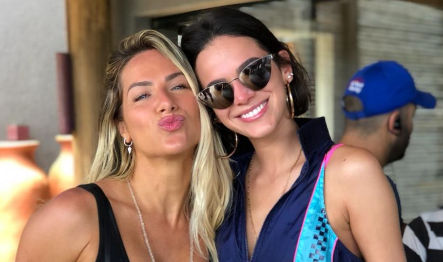 Giovanna Ewbank e Bruna Marquezine (Foto: Divulgação/GNT)