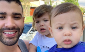 Gusttavo Lima, Gabriel e Samuel (Foto: Reprodução/Instagram)