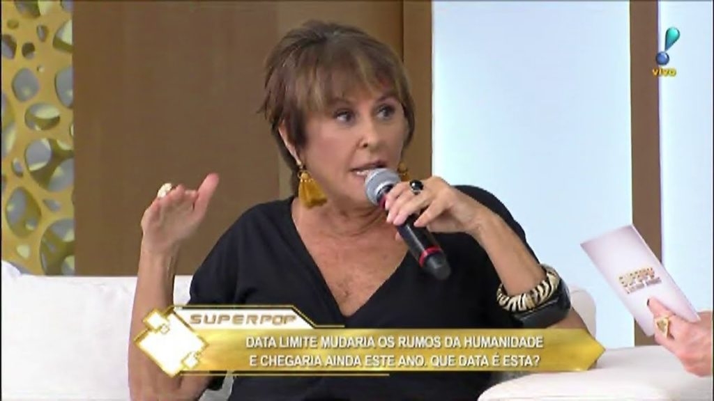 Márcia Fernandes viu espírito no SuperPop (Foto: Reprodução/RedeTV)