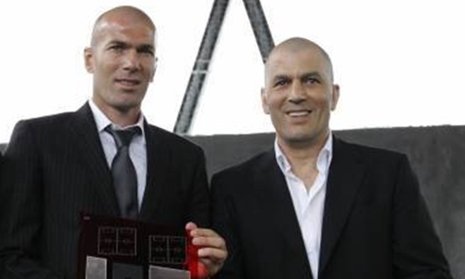 Zidane, técnico do Real Madrid, e o irmão Farid (Foto: Reprodução)