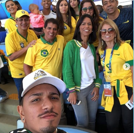 Familiares de Anitta (Foto: Reprodução/ Instagram) van