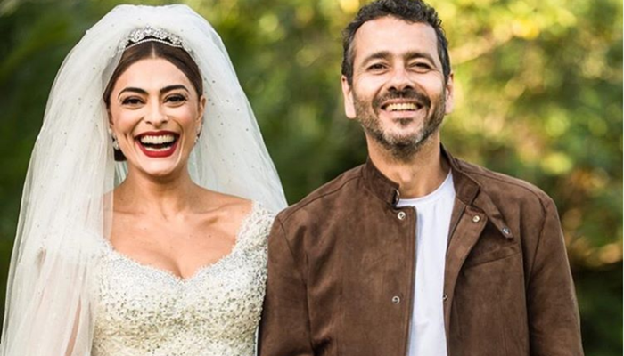 Maria da Paz (Juliana Paes) com Amadeu (Marcos Palmeira) como seu noivo em A Dona do Pedaço (Foto: Reprodução/Instagram)