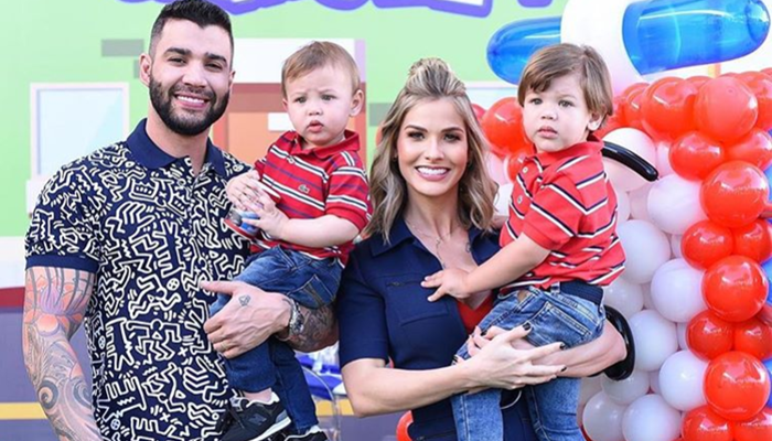 Gusttavo Lima com a esposa, Andressa Suíta, e os filhos, Gabriel e Samuel (Foto: Reprodução/Instagram)