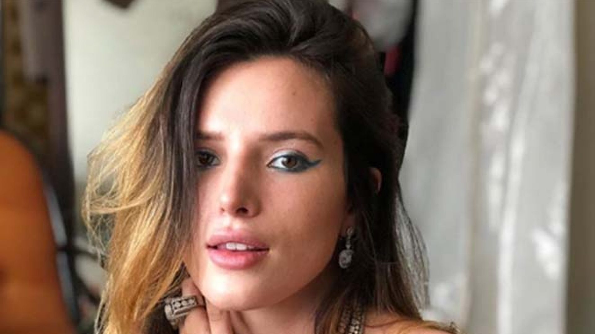 A atriz Bella Thorne faz revelações sobre sua opção sexual (Foto: Reprodução)