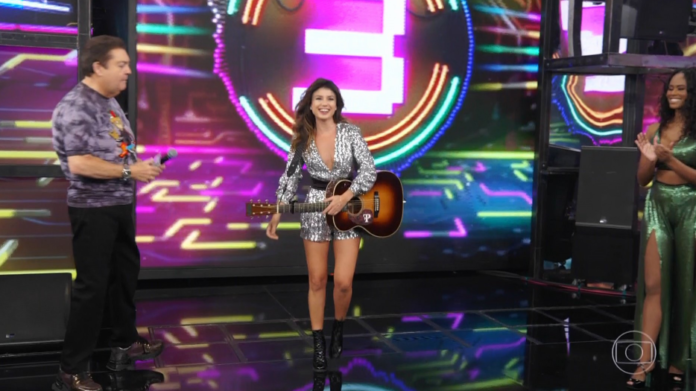 Faustão deixou Paula Fernandes em uma situação constrangedora (Foto: Divulgação/ TV Globo)