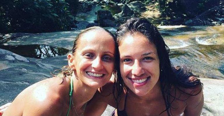 Fabiana Alvim e sua esposa Julia Silva (Foto: Reprodução/Instagram)