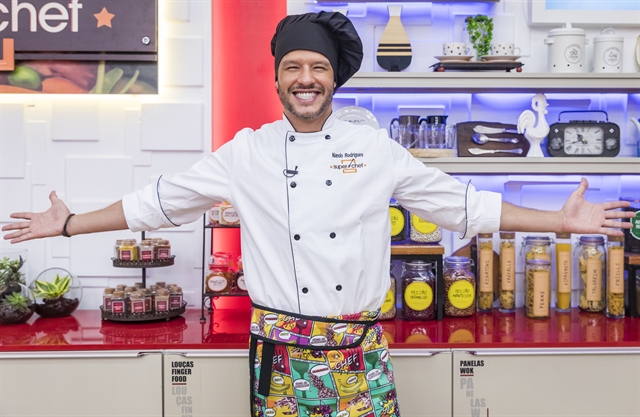 Nando Rodrigues é o campeão da 8ª temporada do Super Chef Celebridades no Mais Você (Foto: Globo/Paulo Belote)