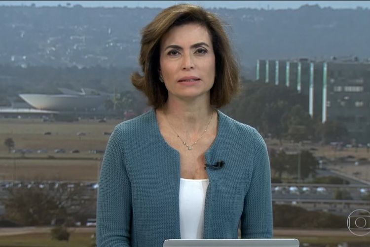 Giuliana Morrone deixa o áudio do celular vazar durante o Bom Dia Brasil (Foto: Reprodução)