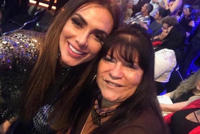 Nicole Bahls quebrou regra do Power Couple e pode ser expulsa a qualquer momento após ter tirado foto com fã no Dancing Brasil (Foto: Divulgação)