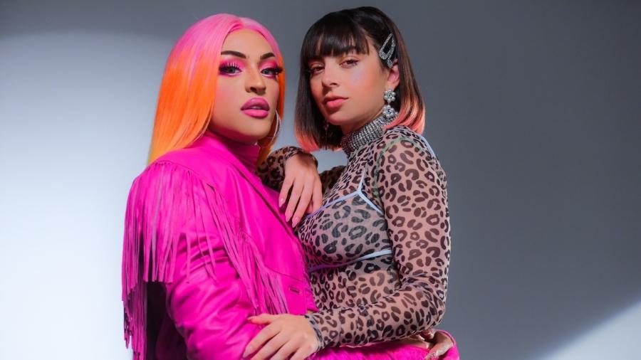 As cantoras Pabllo Vttar e Charli XCX lançaram uma música com direito a videoclipe (Foto: Reprodução)