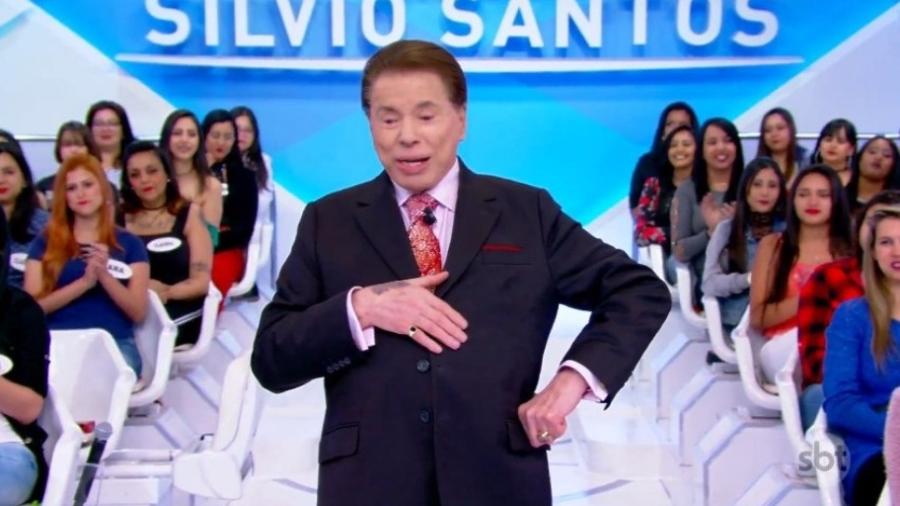 Silvio Santos aparece com manchas nas mãos e revela o motivo (Foto: Reprodução)