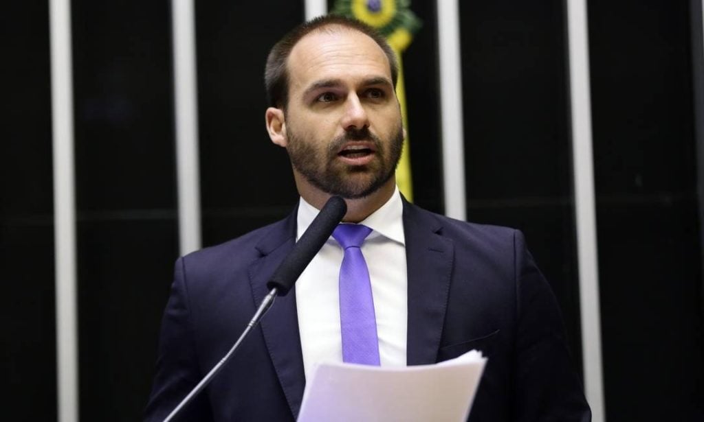 Eduardo Bolsonaro criticou José de Abreu e defendeu Gloria Perez (Foto: Reprodução)