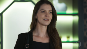 Fabiana (Nathalia Dill) vai arruinar Maria da Paz em A Dona do Pedaço (Foto: Reprodução/Globo)