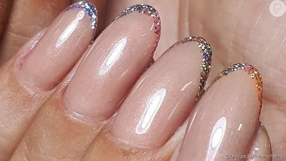 Unhas usadas por Bruna Marquezine em sua festa de aniversário. Foto: Reprodução