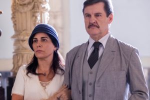 Lola (Gloria Pires) e Júlio (Antonio Calloni), que morre em Éramos Seis (Foto: Globo/Raquel Cunha)