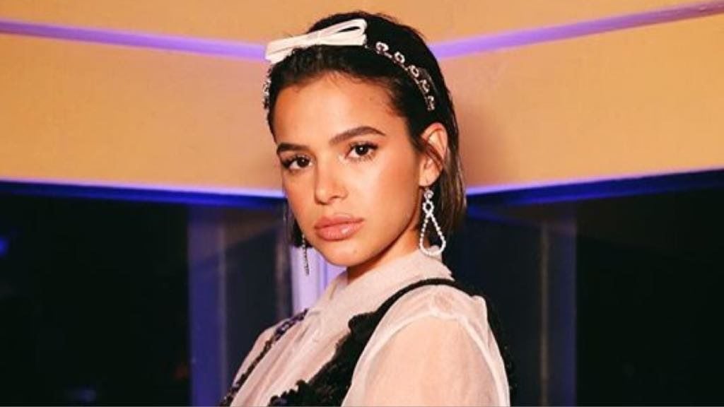 Bruna Marquezine ficou revoltada com o programa de fofocas do SBT (Foto: Reprodução)