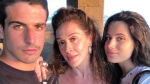 Enzo Celulari, a mãe Claudia Raia e a irmã Sophia Celulari (Foto: Reprodução/Instagram)