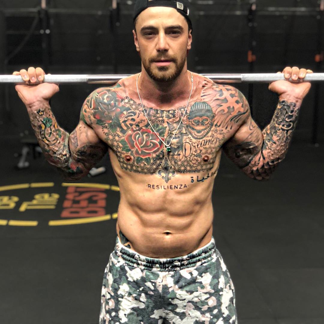 Felipe Titto tem o corpo todo tatuado (Foto: Reprodução/Instagram)