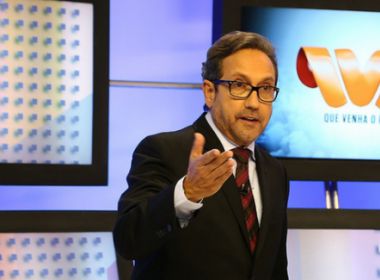 Casemiro Neto, apresentador da TV Aratu, retransmissora do SBT na Bahia, virou réu em ação do MP (Reprodução)