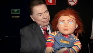 Silvio Santos ao lado do novo astro da Câmera Imagem: Divulgação/SBT