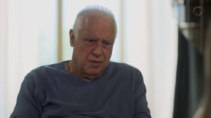 Alberto (Antonio Fagundes) pode ser salvo da falência por novo personagem em Bom Sucesso (Foto: Reprodução/Globo)