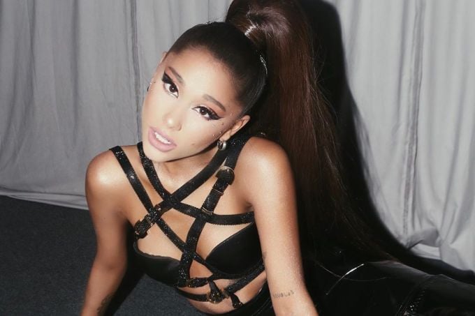 Ariana Grande surpreende e volta a Manchester (Foto: Reprodução)