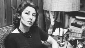 Clarice Lispector volta em carta psicografada e manda recado para Xuxa Meneghel: “vendeu a alma para o demônio”