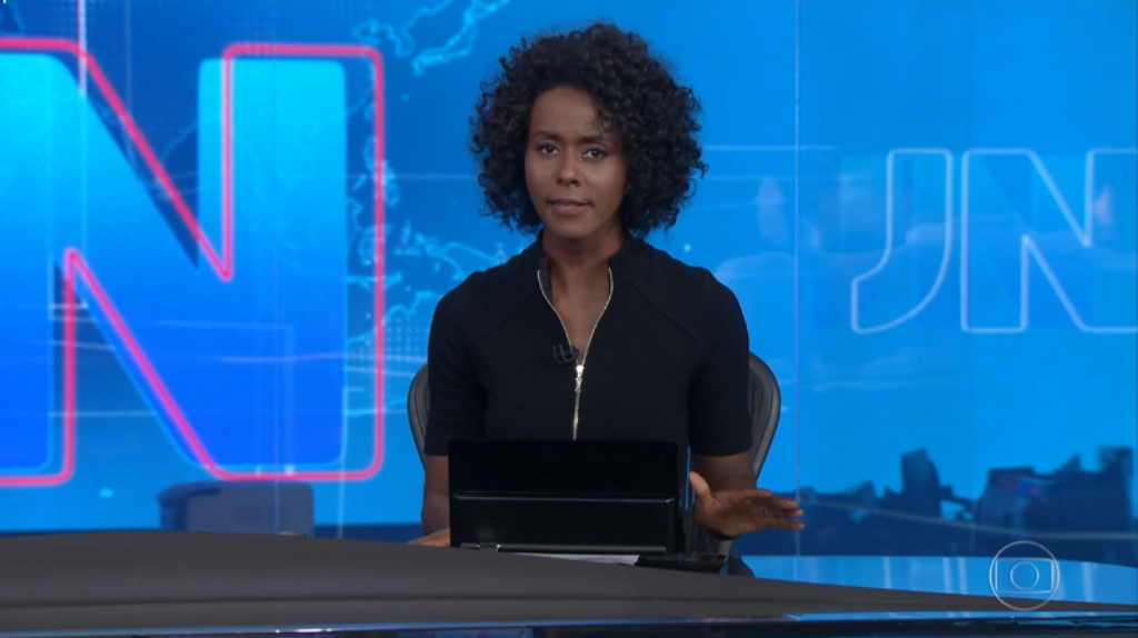 Maju Coutinho no comando do Jornal Nacional da Globo (Foto reprodução)