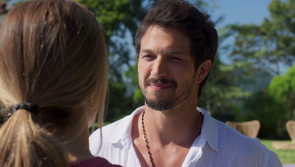 Marcos se encanta por Paloma a cada dia em Bom Sucesso (Foto: Reprodução/Globo)