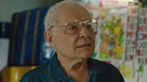 Othon Bastos em cena da série Carcereiros. (Foto: Divulgação / TV Globo)