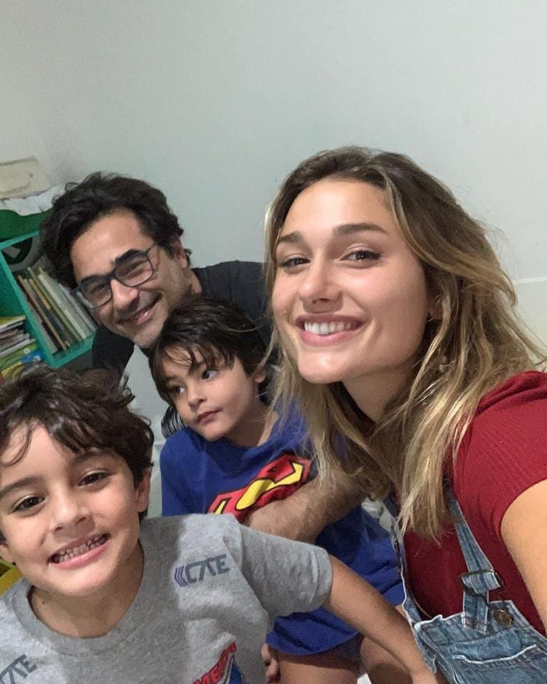 Sasha Meneghel se divertiu na companhia dos irmãos e de Luciano Szafir, seu pai (Foto: Reprodução/ Instagram)