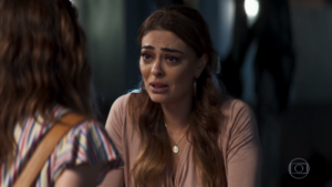 Maria da Paz (Juliana Paes) e Joana (Bruna Hamú) em A Dona do Pedaço (Foto: Reprodução/Globo)