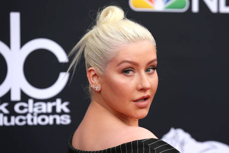 Christina Aguilera mostra os mamilos em foto ousada e imagem explícita viraliza TV Foco