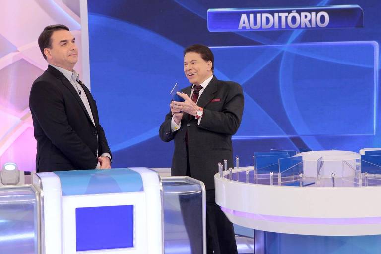 O senador Flávio Bolsonaro no palco do Programa Silvio Santos (Foto: Divulgação)