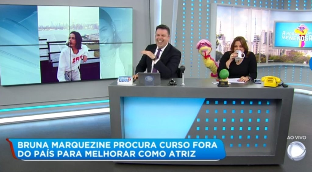 Matehus Furlan e Fabíola Reipert fizeram piada com salário de Bruna Marquezine ao vivo na Record. (Foto: Reprodução)