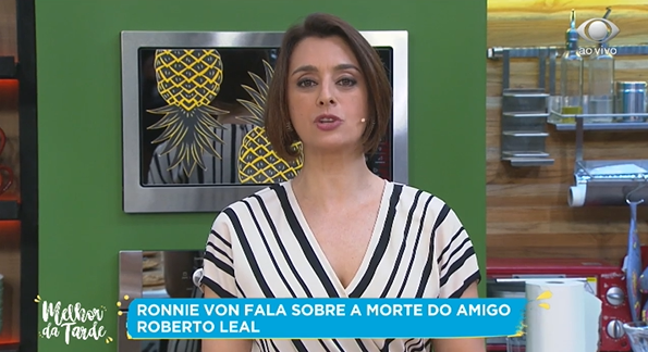 A apresentadora Catia Fonseca é contratada da Band e apresenta o Melhor da Tarde. Ronnie Von reencontrou a amiga ao vivo. (Foto: Reprodução)