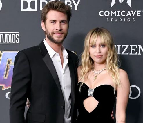 Miley Cyrus e Liam (Foto: Reprodução)