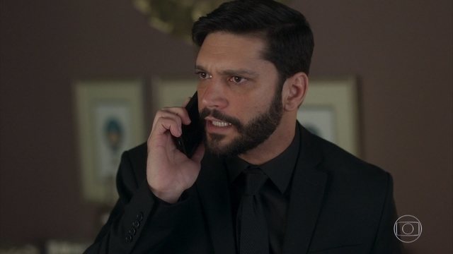 Diogo (Armando Babaioff) em cena de Bom Sucesso, que registrou ótima audiência (Foto: Reprodução/Globo)