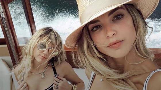 Miley Cyrus e Kaitlynn Carter se mudam para nova casa (Foto: Reprodução)