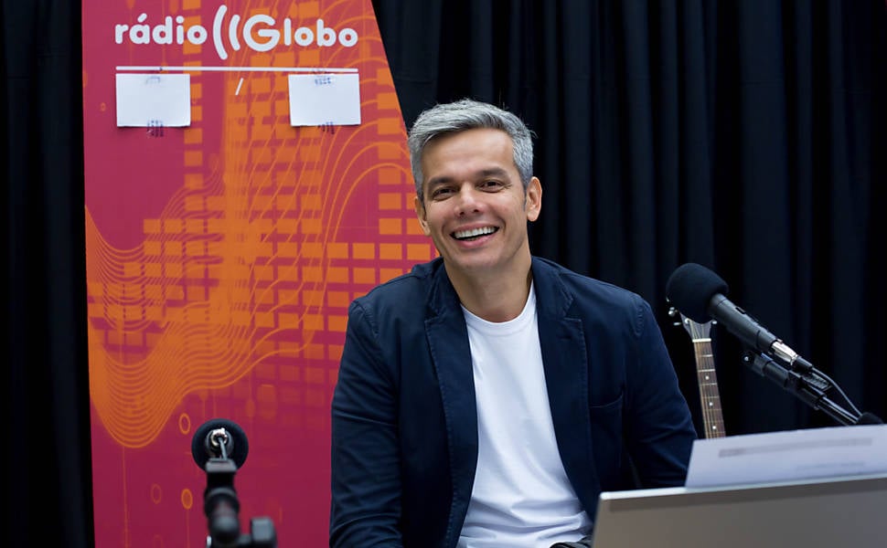 Otaviano Costa pode estrear em breve no SBT. Na foto comandando seu programa "No Ar com Otaviano" (Reprodução: Rádio Globo)