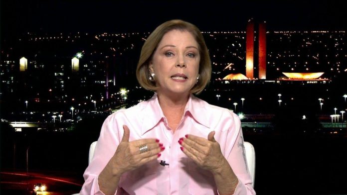 A âncora da Globo, Eliane Cantanhede que apresenta o Em Pauta na GloboNews causou polêmica nas redes sociais (Foto: Reprodução/GloboNews)