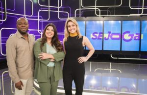 Érico Brás, Fabiana Karla e Fernanda Gentil no palco do programa Se Joga (Foto: Globo/Victor Pollak)