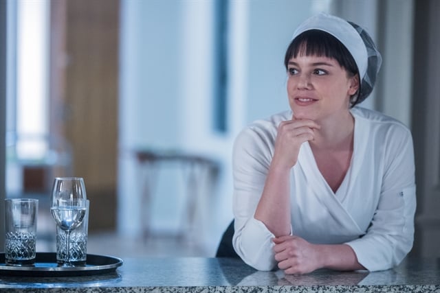 Dalila (Alice Wegmann) tenta matar Laila envenenada na novela Órfãos da Terra (Foto: Globo/Raquel Cunha)