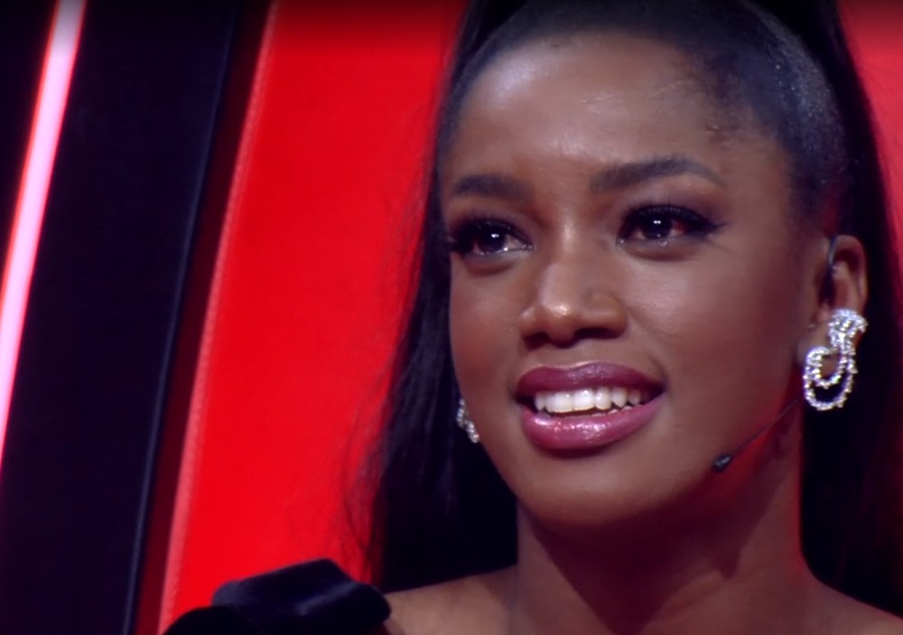 Iza chora no The Voice Brasil (Foto: Reprodução)