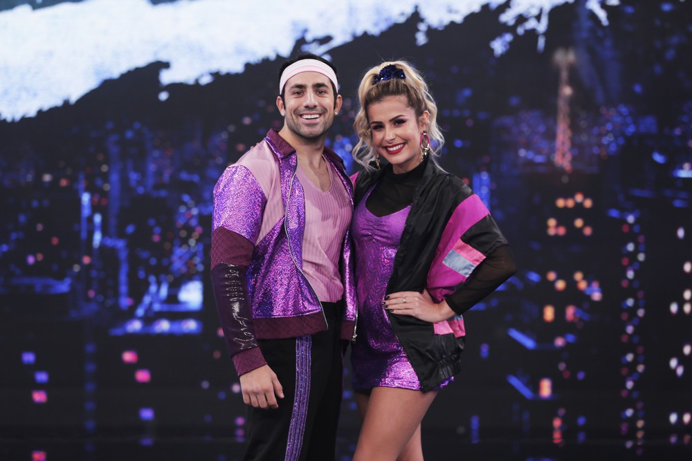 O ator Kaysar Dadour e sua professora (Foto: Joca Costa/ Globo)