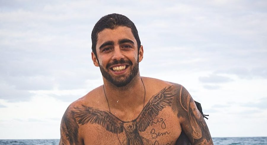 O ex-marido de Luana Piovanei e ex-namorado de Anitta, o surfista Pedro Scooby compartilhou registro do dia que quase morreu (Foto: Reprodução/Instagram)