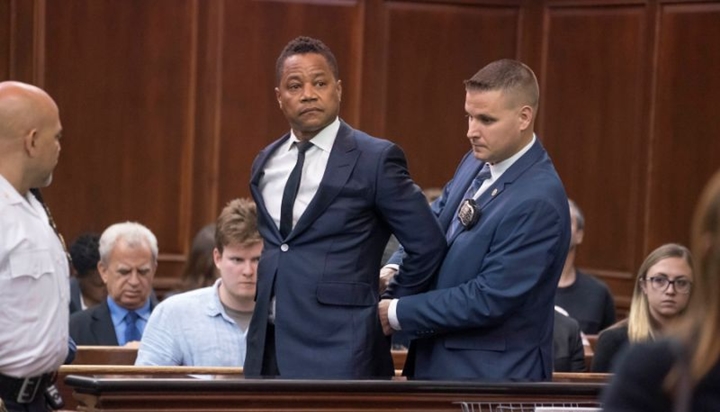 Ator Cuba Gooding Jr apareceu no tribunal para responder por acusação de assédio sexual. (Foto: Divulgação)