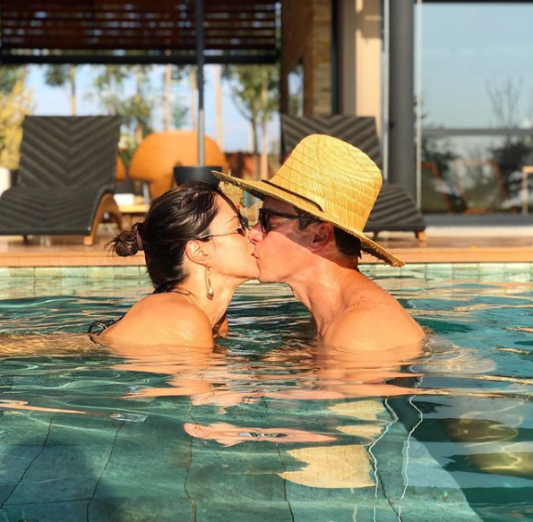 Rodrigo Faro e a esposa Vera Viel em foto em clima de romance (Foto: Reprodução/ Instagram)