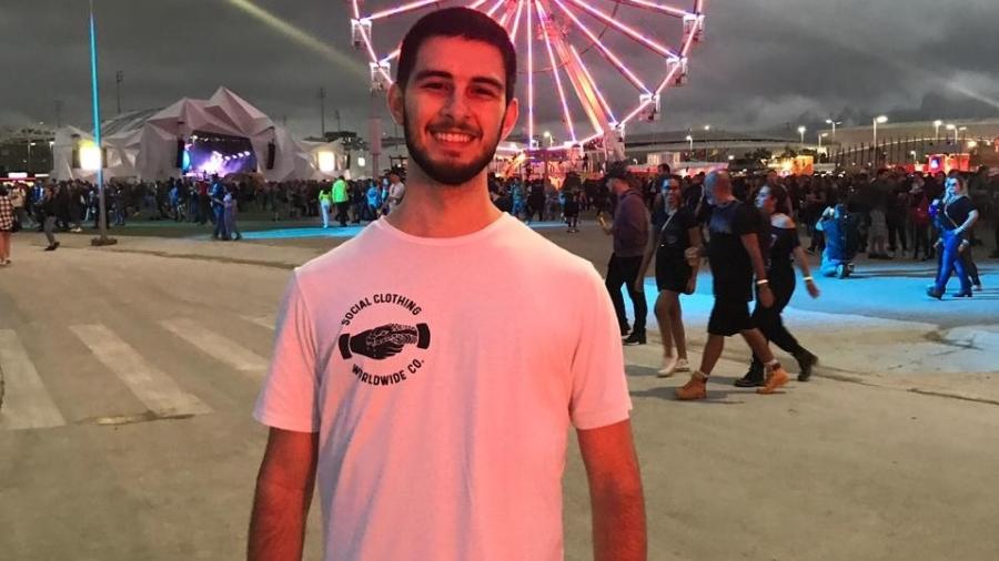 Vinicius Bonemer durante o Rock in Rio (Foto: Rafael Godinho/UOL)